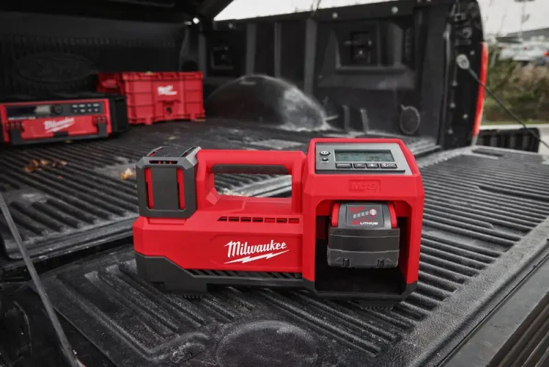 Přenosné Aku rádio/nabíječka Milwaukee M18 PRCDAB+-0, DAB+/FM/AM tuner, repro 40 W, Bluetooth, nabíječka M18 a USB, PACKOUT, bez Aku, 4933472112