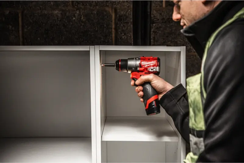 Aku subkompaktní příklepová vrtačka Milwaukee M12 FPD2-202X, 2x aku M12 B2 + C12 C + kufr, 4933479868