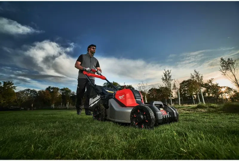 Aku sekačka na trávu Milwaukee M18 F2LM46-0, záběr 46 cm, s pojezdem, s košem, bez Aku, 4933492010 (MI4933492010)