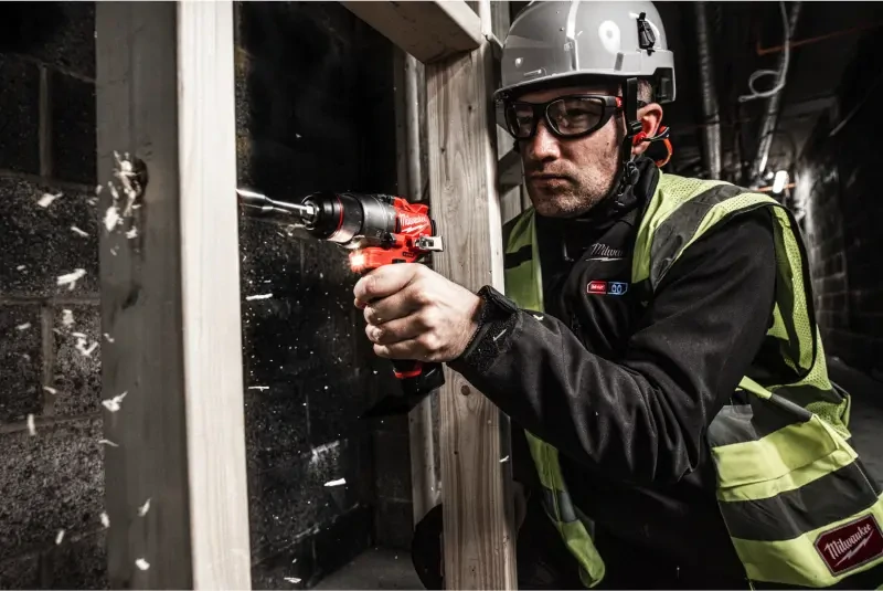 Aku subkompaktní příklepová vrtačka Milwaukee M12 FPD2-202X, 2x aku M12 B2 + C12 C + kufr, 4933479868