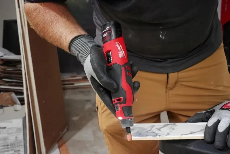 Aku přímá bruska Milwaukee M12 BLROT-0, pro stopkové nástroje 0,8 - 3,2 mm, bez aku, 4933493591