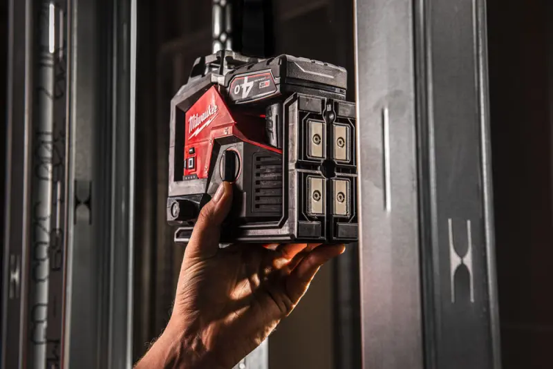 Aku křížový laser Milwaukee M12 3PL-401C 3X360 (4,0 Ah) (MI4933478102)