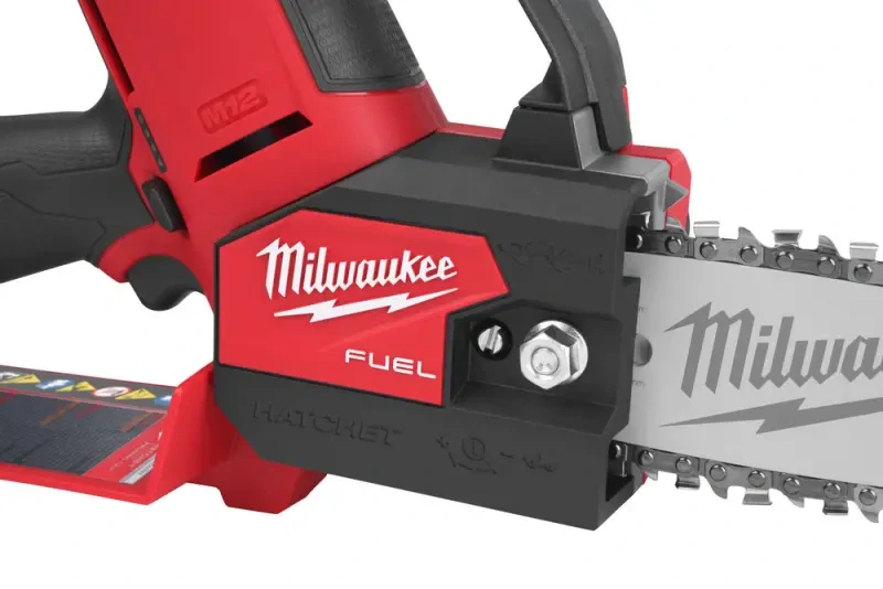Aku řetězová prořezávací pila Milwaukee M12 FHS-0, FUEL HATCHET, lišta 15 cm, bez Aku, 4933472211 (MI4933472211)