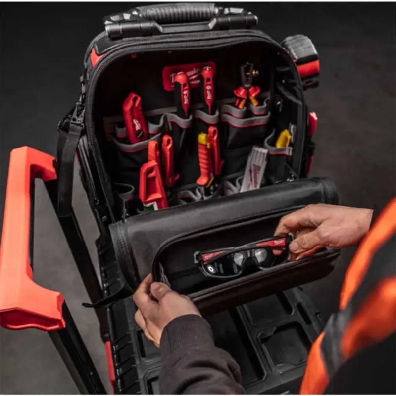 Strukturovaný batoh Milwaukee PACKOUT™ (MI4932498633)