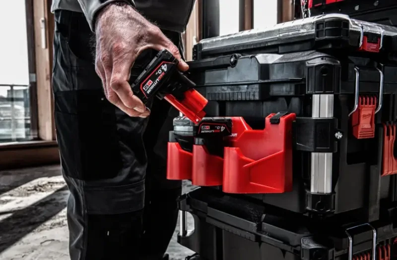 Držák boční Milwaukee PACKOUT baterií M12, 4932498646 (MI4932498646)