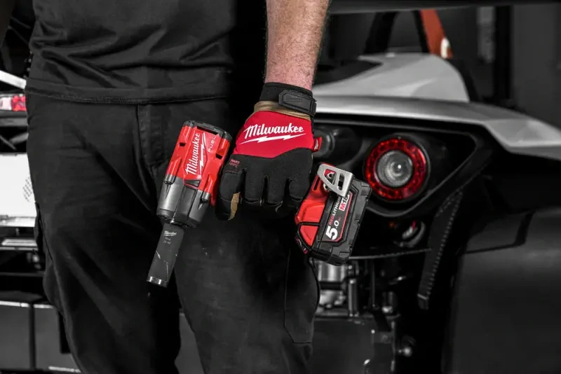 Aku 1/2" rázový utahovák Milwaukee M18 FMTIW2F12-502X, 745 Nm, 2x aku M18 B5 + M12-18 FC + kufr, 4933478450