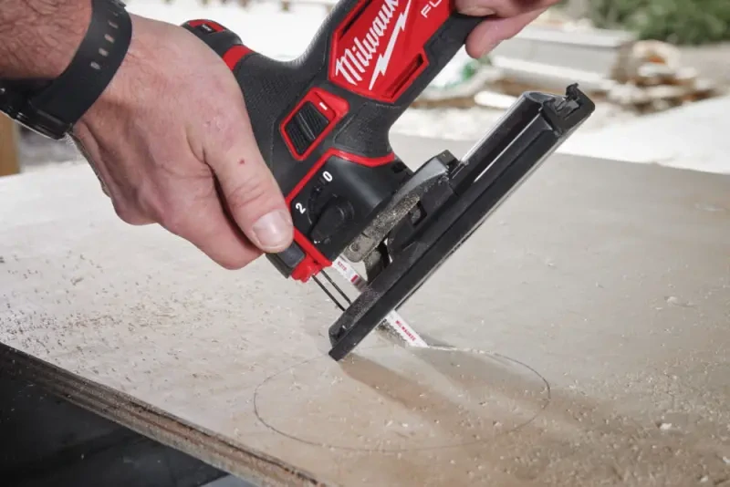 Aku přímočará pila Milwaukee M12 FJS-422X (4,0 + 2,0 Ah) (MI4933493348)