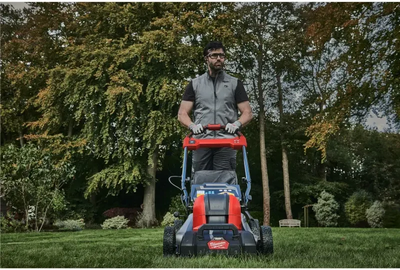 Aku sekačka na trávu Milwaukee M18 F2LM46-0, záběr 46 cm, s pojezdem, s košem, bez Aku, 4933492010 (MI4933492010)