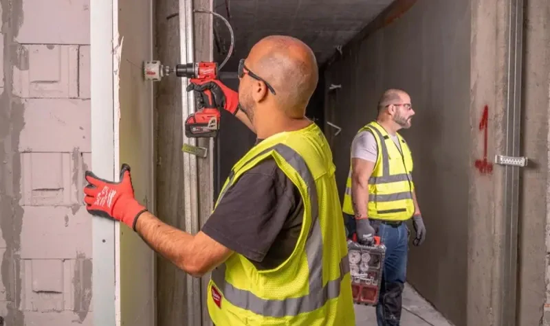 Aku vrtačka s příkleme Milwaukee M18 BLPDRC-502C, sklíčidlo 13 mm, 2x aku M18 B5 + M12-18 C + kufr, 4933492826