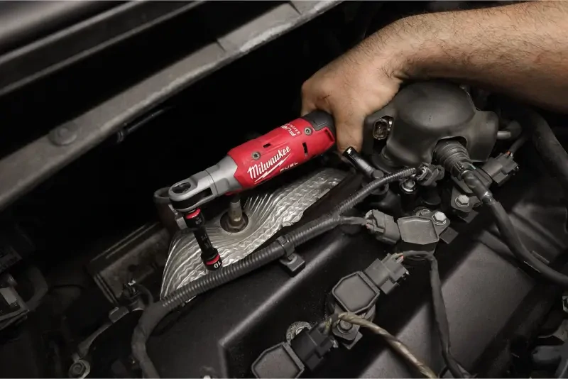 Aku 3/8" ráčnový utahovák Milwaukee M12 FIR38G2-252B, 2x aku M12 HB2.5 + C12 C + taška, 4933498937
