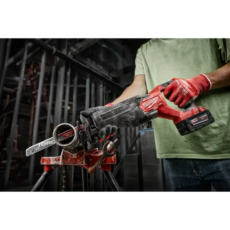 Aku šavlová pila Milwaukee M18 ONEFSZ-502X, ONE-KEY SAWZALL, 2x aku M18 B5 + M12-18 FC + kufr, 4933478294
