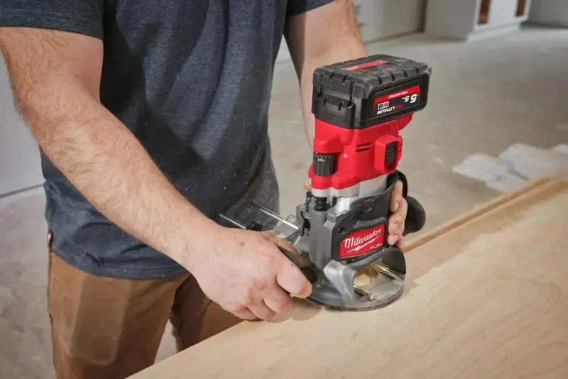 Aku horní frézka Milwaukee M18 FR12KIT-0P, bez aku, 4933493305