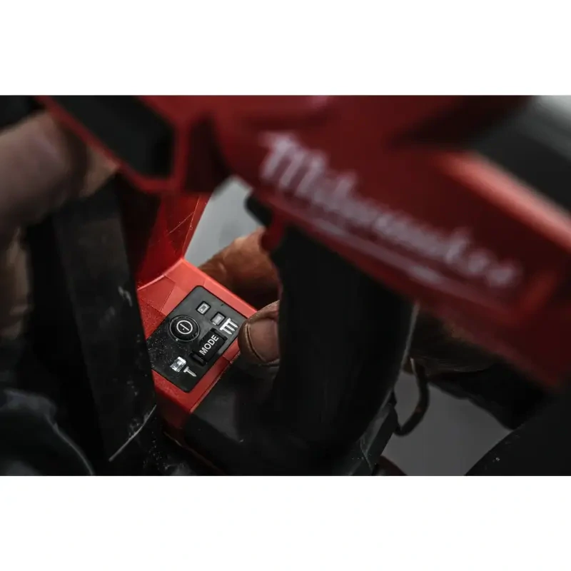 Aku dokončovací hřebíkovačka Milwaukee M18 FN15GA-0X, hřebíky 32-64 mm / 34°, bez Aku, 4933478091 (MI4933478091)