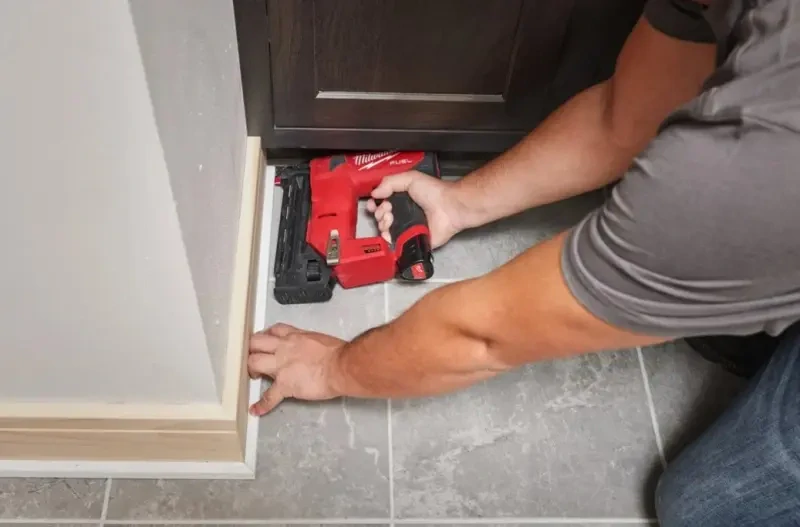 Aku hřebíkovačka Milwaukee M12 FCN18GS-0X, hřebíky 16-38 mm / 0°, bez aku, 4933493354
