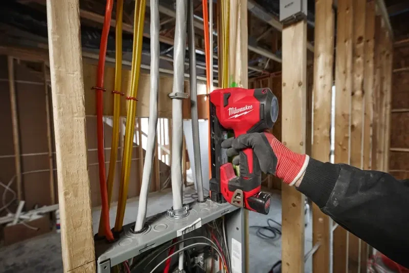 Aku subkompaktní sponkovačka Milwaukee M12 BCST-0 na kabely, bez Aku, 4933480488 (MI4933480488)
