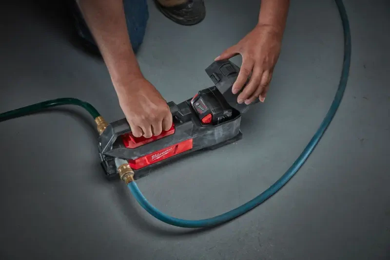 Aku hydraulické čerpadlo Milwaukee M18 BTP-0, přečerpávací vodní pumpa, bez aku, 4933471494 (MI4933471494)