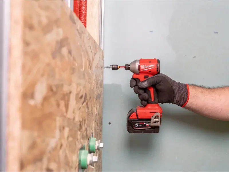 Aku 1/4" HEX rázový šroubovák/utahovák Milwaukee M18 BLIDRC-0, 190 Nm, bez aku, 4933492839