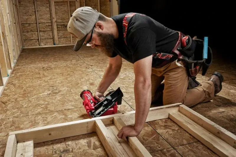 Aku hřebíkovačka Milwaukee M18 FFN-0C na kotevní hřebíky (hřebíky 50-90 mm / 30°-34°), bez Aku, 4933471406 (MI4933471406)