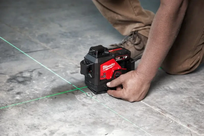 Kompaktní laser 360° Milwaukee M12 3PLKIT-401C se zeleným paprskem (4,0 Ah) (MI4933478960)