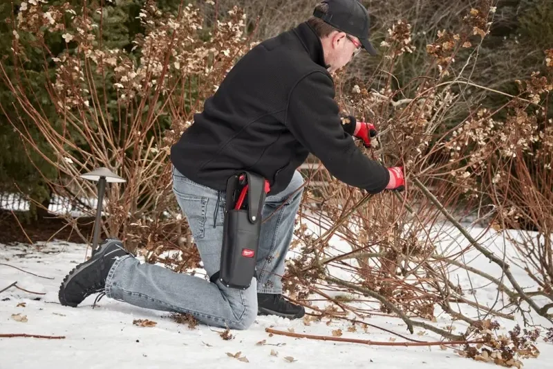Aku vyvětvovací nůžky Milwaukee M12 BLPRS-0, střihání větví, bez aku, 4933480114 (MI4933480114)