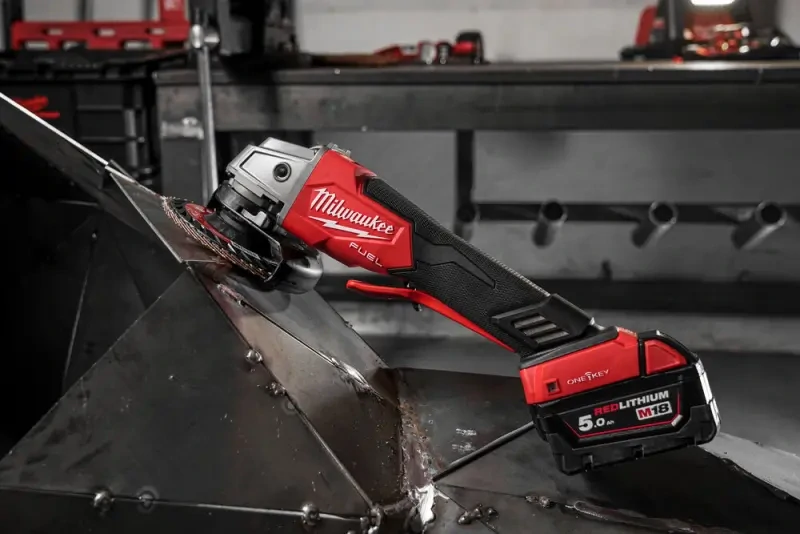 Aku úhlová bruska 125 mm Milwaukee M18 ONEFSAG125XPDB-502X s kolébkovým spínačem, 2x Aku (18 V, 5,0 Ah), 4933478435 (MI4933478435)