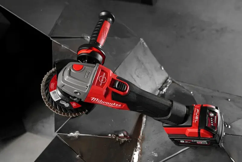 Aku úhlová bruska 125 mm Milwaukee M18 FSAG125XB-502X s posuvným spínačem, RAPIDSTOP, 2x aku M18 B5 + M12-18 FC + kufr, 4933478430