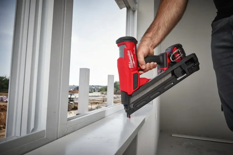 Aku dokončovací hřebíkovačka Milwaukee M18 FN15GA-0X, hřebíky 32-64 mm / 34°, bez Aku, 4933478091 (MI4933478091)