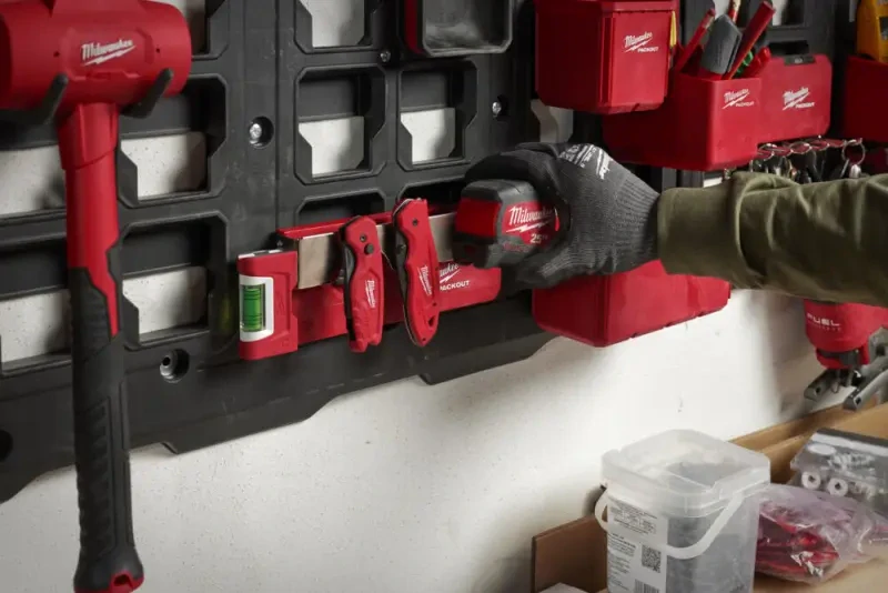 Magnetická polička s klipem Milwaukee Packout™ (MI4932493377)