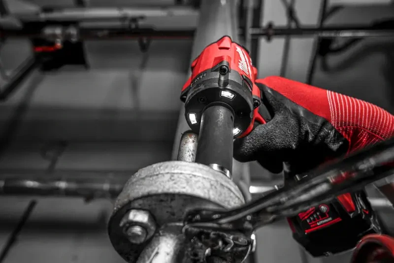 Aku 1/2" rázový utahovák Milwaukee M18 FIW2P12-502X, 339 Nm, 2x aku M18 B5 + M12-18 FC + kufr, 4933478447