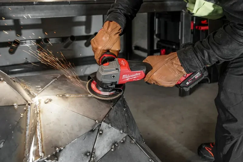 Aku úhlová bruska 125 mm Milwaukee M18 ONEFSAG125XPDB-502X s kolébkovým spínačem, 2x Aku (18 V, 5,0 Ah), 4933478435 (MI4933478435)